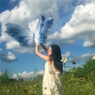 接近无限的白封面